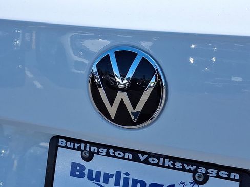 Certified 2023 Volkswagen Taos SE w/ Panoramic Sunroof Package AWD/4WD image 30