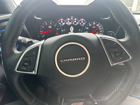 Used 2016 Chevrolet Camaro SS RWD image 11