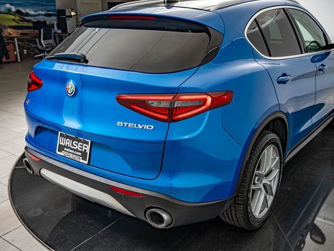 Used 2019 Alfa Romeo Stelvio Ti Lusso w/ Quick Order Package 22X Lusso AWD/4WD image 16