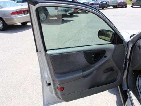 Used 2001 Chevrolet Malibu V6 FWD image 11