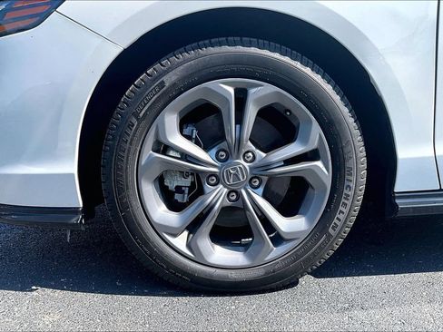 Used 2024 Honda Accord EX-L image 2