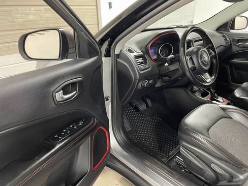 Used 2020 Jeep Compass Trailhawk w/ Cold Weather Group AWD/4WD image 10