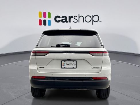 Used 2024 Jeep Grand Cherokee Limited w/ Black Appearance Package AWD/4WD image 4