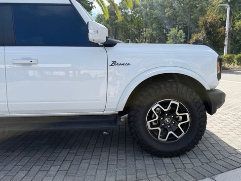 Used 2025 Ford Bronco Outer Banks AWD/4WD image 9
