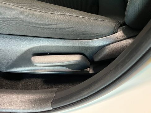 Used 2025 Toyota RAV4 LE AWD/4WD image 19