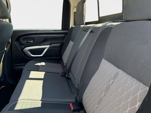 Used 2024 Nissan Titan SV w/ SV Convenience Package image 14