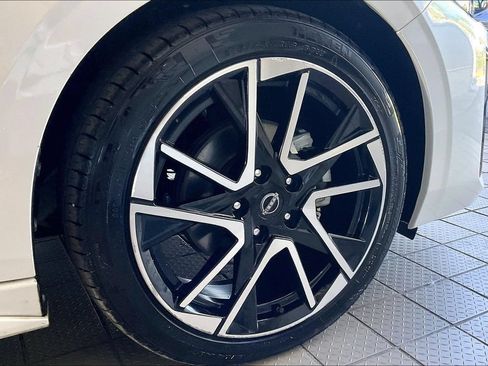 Used 2025 Nissan Sentra SR FWD image 34