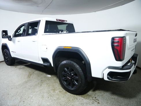 Used 2024 GMC Sierra 3500 AT4 image 5