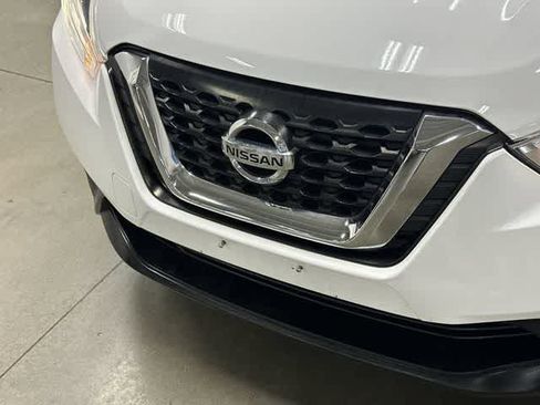 Used 2019 Nissan Kicks S FWD image 28