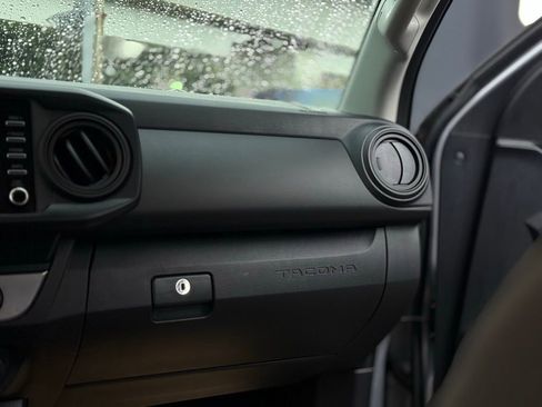 Used 2020 Toyota Tacoma SR image 19