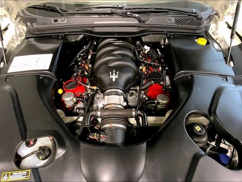 Used 2013 Maserati GranTurismo Sport image 30