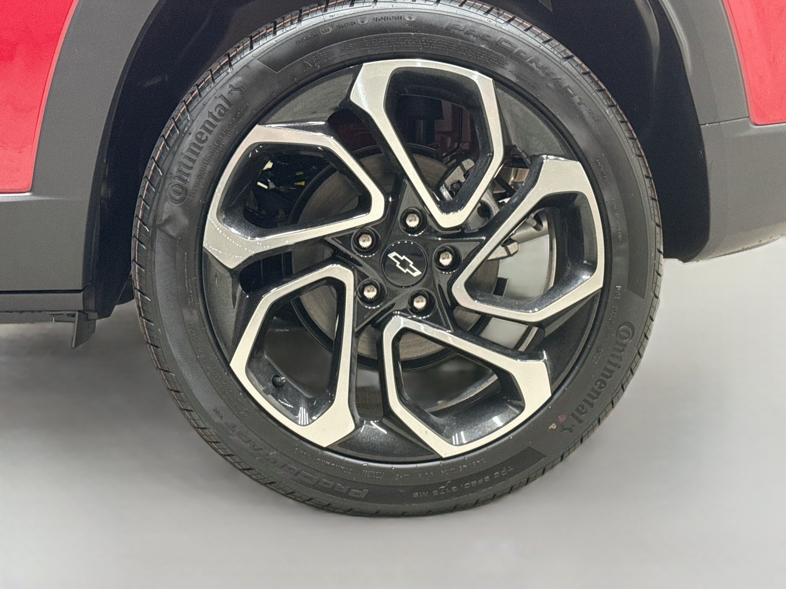 New 2026 Chevrolet Trax RS w/ Sunroof Package FWD image 34