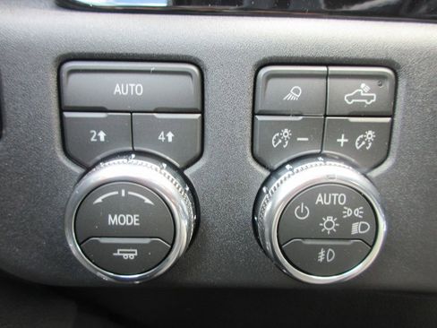 New 2026 GMC Sierra 1500 SLT w/ SLT Convenience Package AWD/4WD image 14
