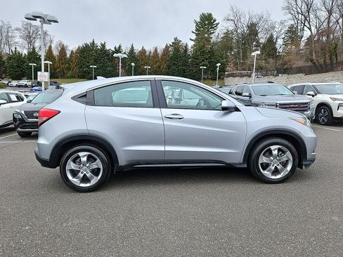 Used 2018 Honda HR-V LX image 7