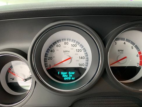 Used 2009 Dodge Challenger R/T RWD image 22
