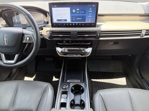 Used 2023 Lincoln Corsair FWD image 15