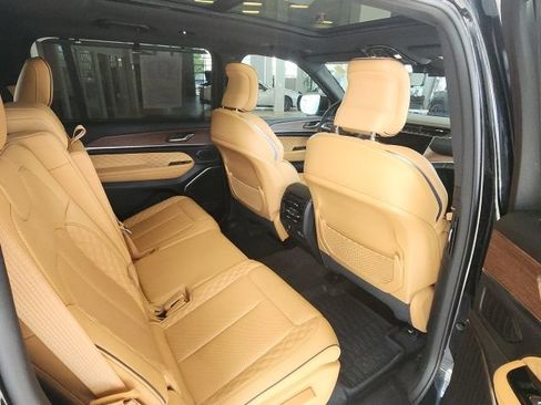 Certified 2021 Jeep Grand Cherokee L Summit w/ Advanced Protech Group IV AWD/4WD image 15