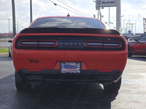 Used 2017 Dodge Challenger R/T Scat Pack w/ Leather Interior Group image 16