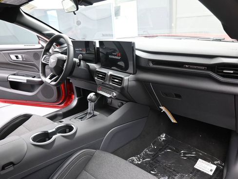 New 2025 Ford Mustang Coupe image 4