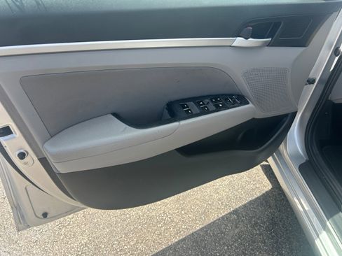 Used 2019 Hyundai Elantra SEL FWD image 6