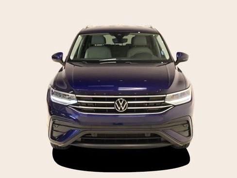Used 2023 Volkswagen Tiguan SE FWD image 3