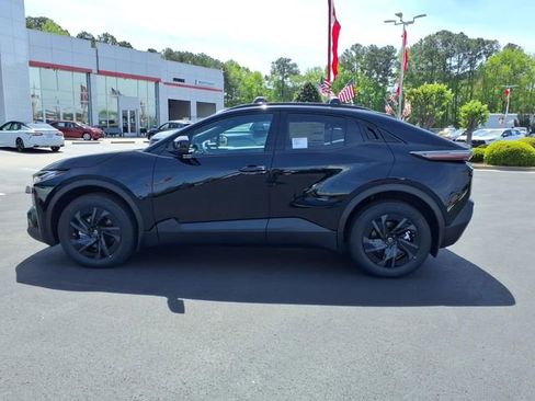 New 2026 Toyota C-HR AWD/4WD image 3