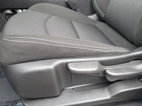 Used 2024 GMC Terrain SLE FWD image 26