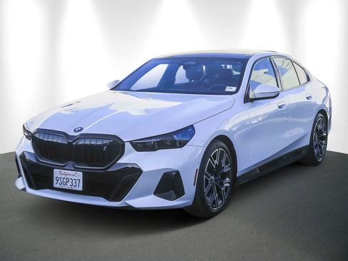 Used 2025 BMW i5 eDrive40i w/ M Sport Package image 3