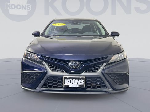 Used 2022 Toyota Camry SE w/ Cold Weather Package image 11