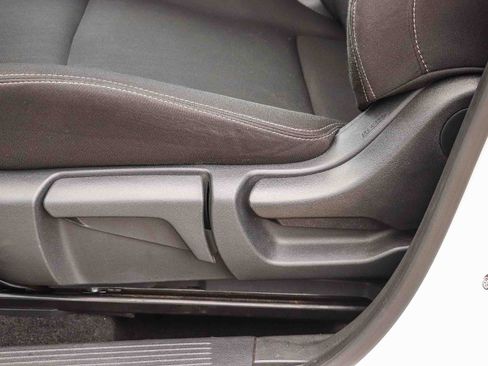 Used 2023 Nissan Rogue S AWD/4WD image 20