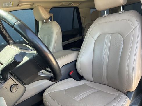 Used 2022 Ford Expedition Max Limited RWD image 16