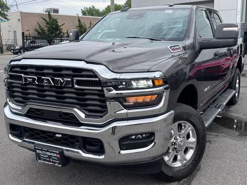 Used 2026 RAM 2500 Big Horn AWD/4WD image 3