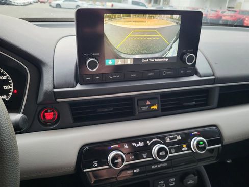 Certified 2023 Honda Pilot LX image 16