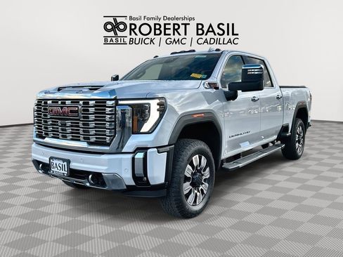 Used 2024 GMC Sierra 2500 Denali image 1