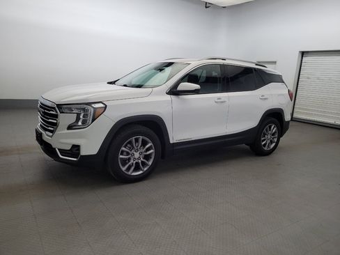 Used 2022 GMC Terrain SLT AWD/4WD image 2
