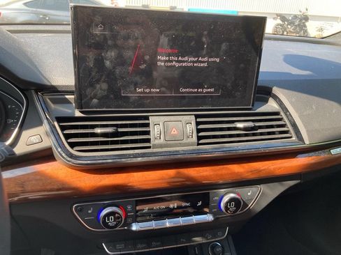 Used 2023 Audi Q5 2.0T Premium w/ Convenience Package AWD/4WD image 13