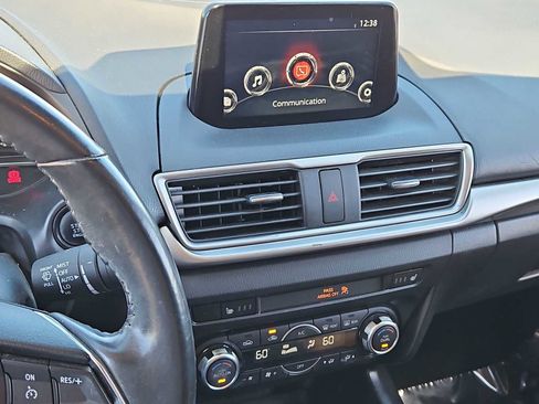 Used 2018 MAZDA MAZDA3 Touring image 27