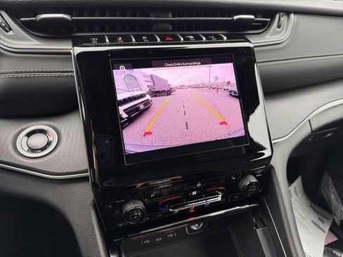 New 2025 Jeep Grand Cherokee 4WD image 15