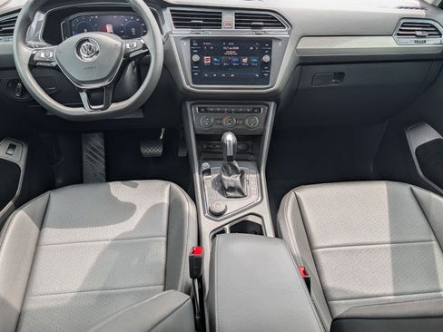 Used 2020 Volkswagen Tiguan SEL w/ Tiguan Two-Row MDO Package AWD/4WD image 10