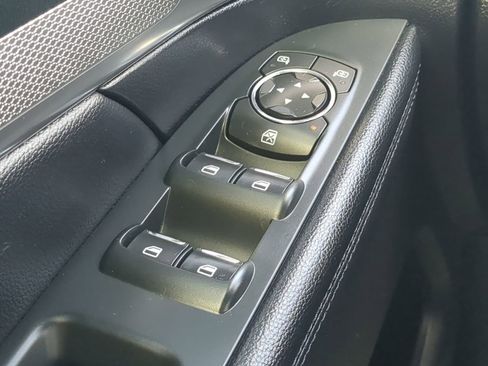 Used 2018 Ford Explorer XLT w/ Equipment Group 202A image 24