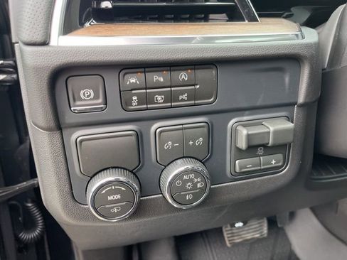 New 2026 Chevrolet Suburban High Country RWD image 21