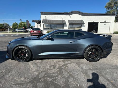 Used 2019 Chevrolet Camaro ZL1 image 2