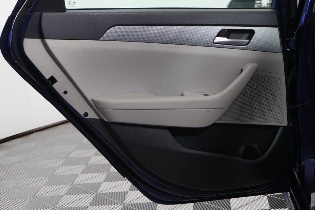 Used 2018 Hyundai Sonata SE FWD image 13