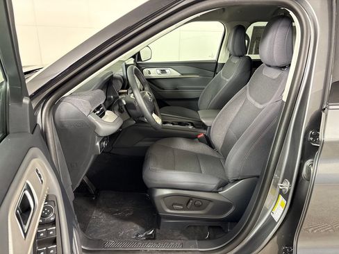 New 2026 Ford Explorer Active RWD image 29