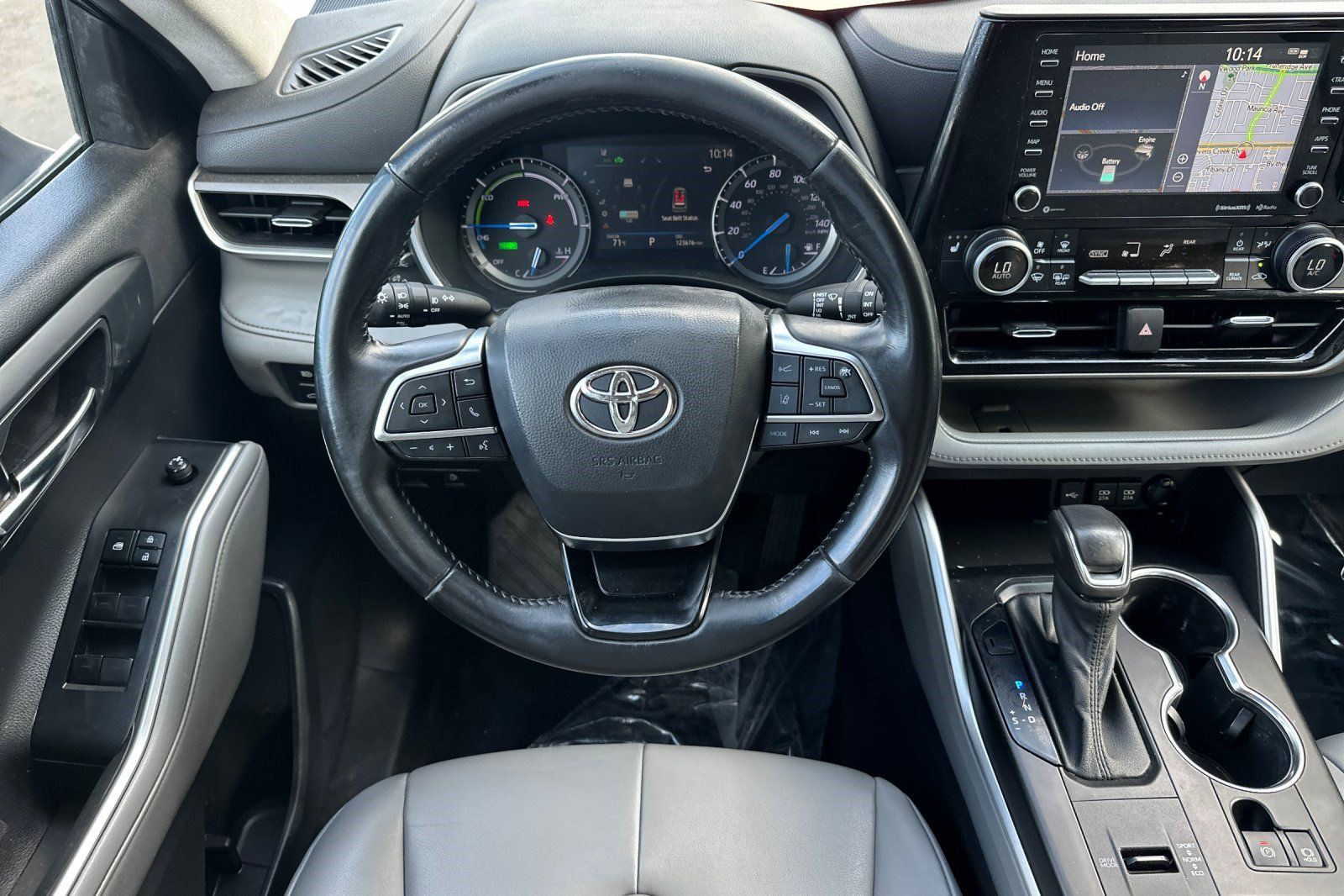 Used 2021 Toyota Highlander XLE AWD/4WD image 32