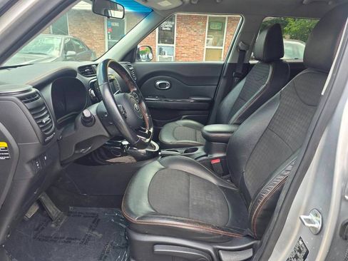 Used 2018 Kia Soul ! w/ Tech Package FWD image 14