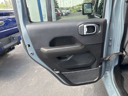 Used 2024 Jeep Wrangler Unlimited Sahara w/ Technology Group AWD/4WD image 43