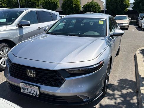 Used 2023 Honda Accord EX image 3