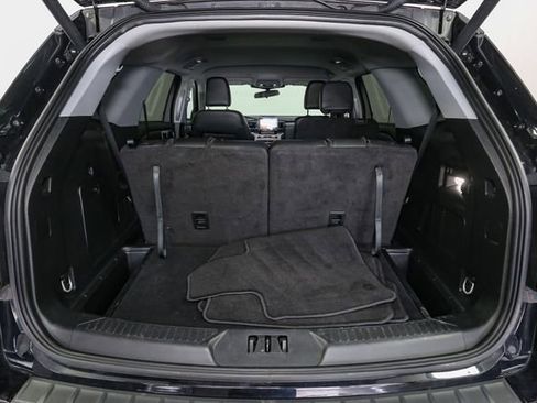 Used 2023 Ford Explorer XLT w/ Equipment Group 202A image 11