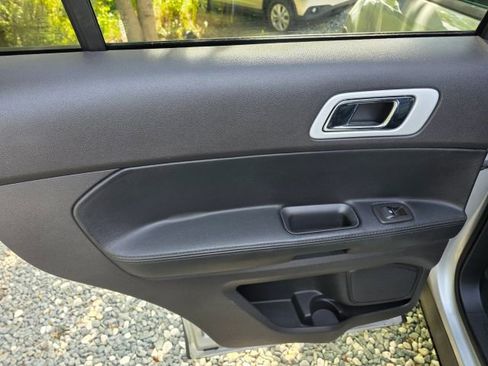 Used 2014 Ford Explorer Limited w/ Equipment Group 302A AWD/4WD image 19